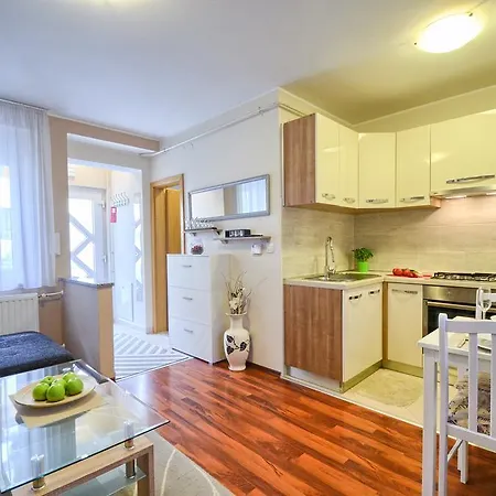 E&e Arena With Free Private Parking פולה