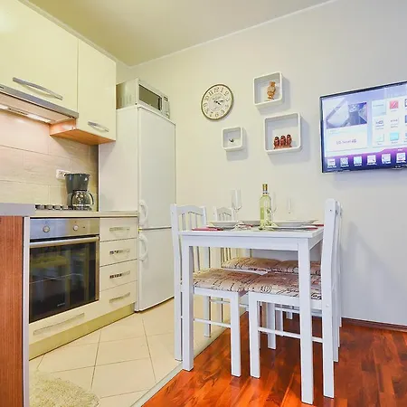 E&e Arena With Free Private Parking Apartment