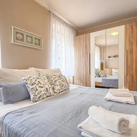 E&e Arena With Free Private Parking Apartman Pula