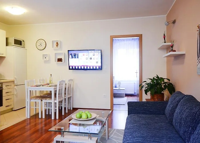 E&e Arena Apartman *