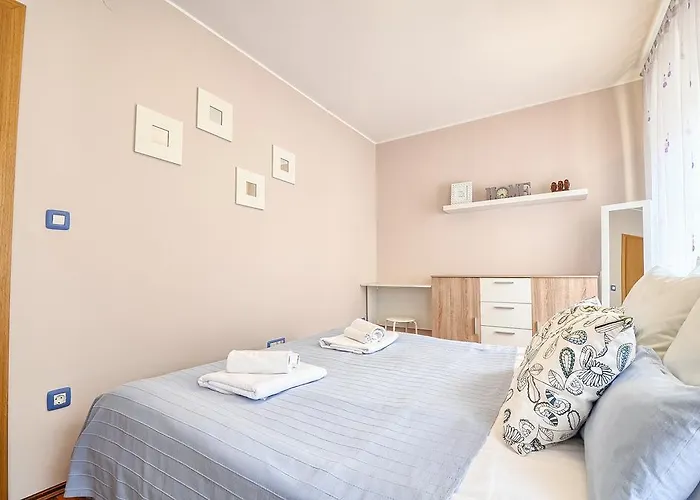 E&e Arena Apartman *