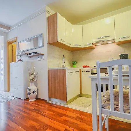 Apartment E&e Arena With Free Private Parking