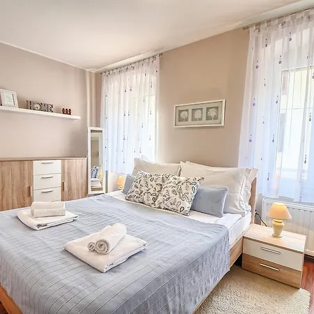 Apartment E&e Arena With Free Private Parking