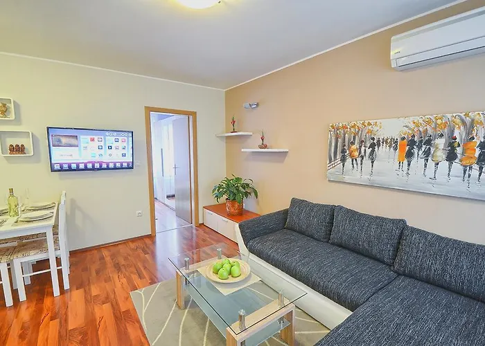 E&e Arena Apartman Pula